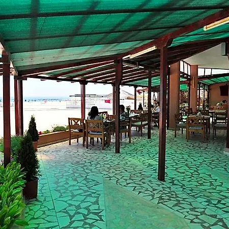 Lido Hotel 3*
