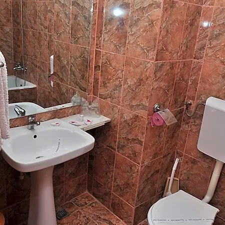Lido Hotel 3*